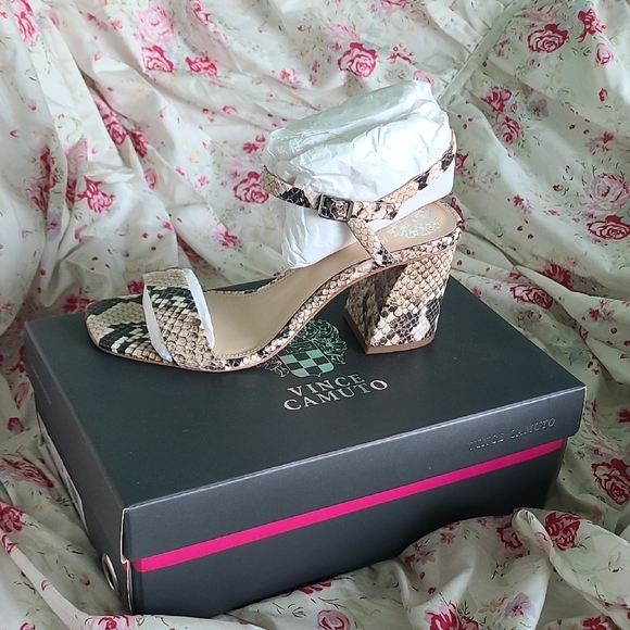 Vince Camuto Women's Snakeskin Block Heel Sandals NWB - Picture 2 of 6